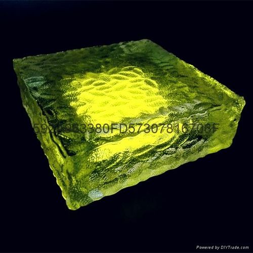 廣場太陽能玻璃地磚燈工廠現(xiàn)貨供應
